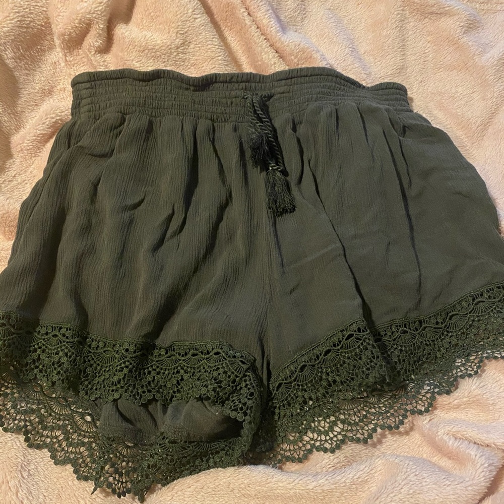 Frilled shorts